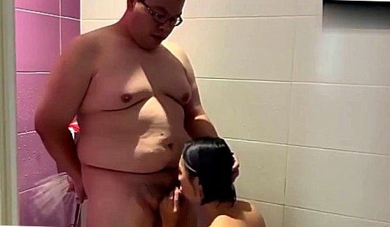 Порно: Вот только он вышел из клуба, как увидал шикарную проститутку, которая на своих высоких каблучках вышагивает по асфальту
